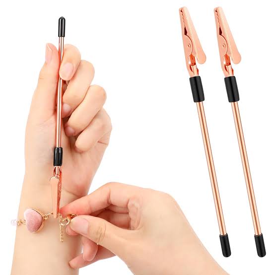 Bracelet + Jewellery Fastening Tool