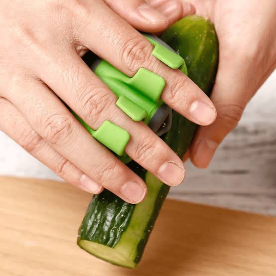 Easy Hand Peeler