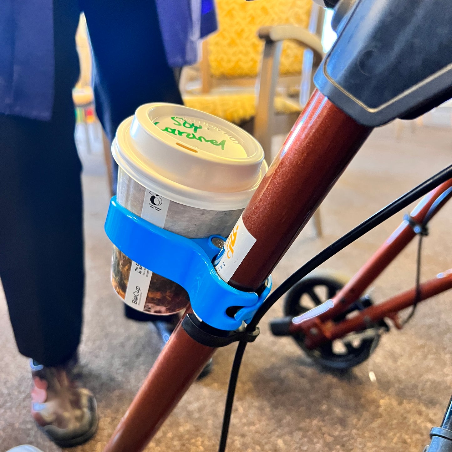 ComfyCup — Public Transport Drink Holder