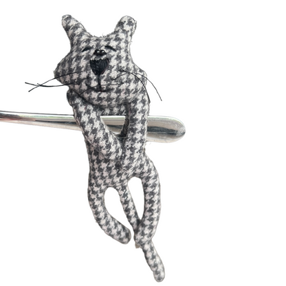 Hanging in there cat  Splash Quilting   