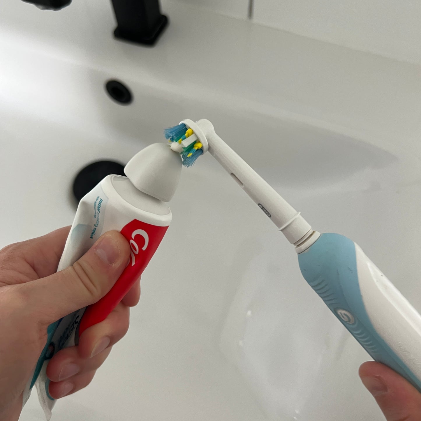 Toothpaste Self-Sealing Cap